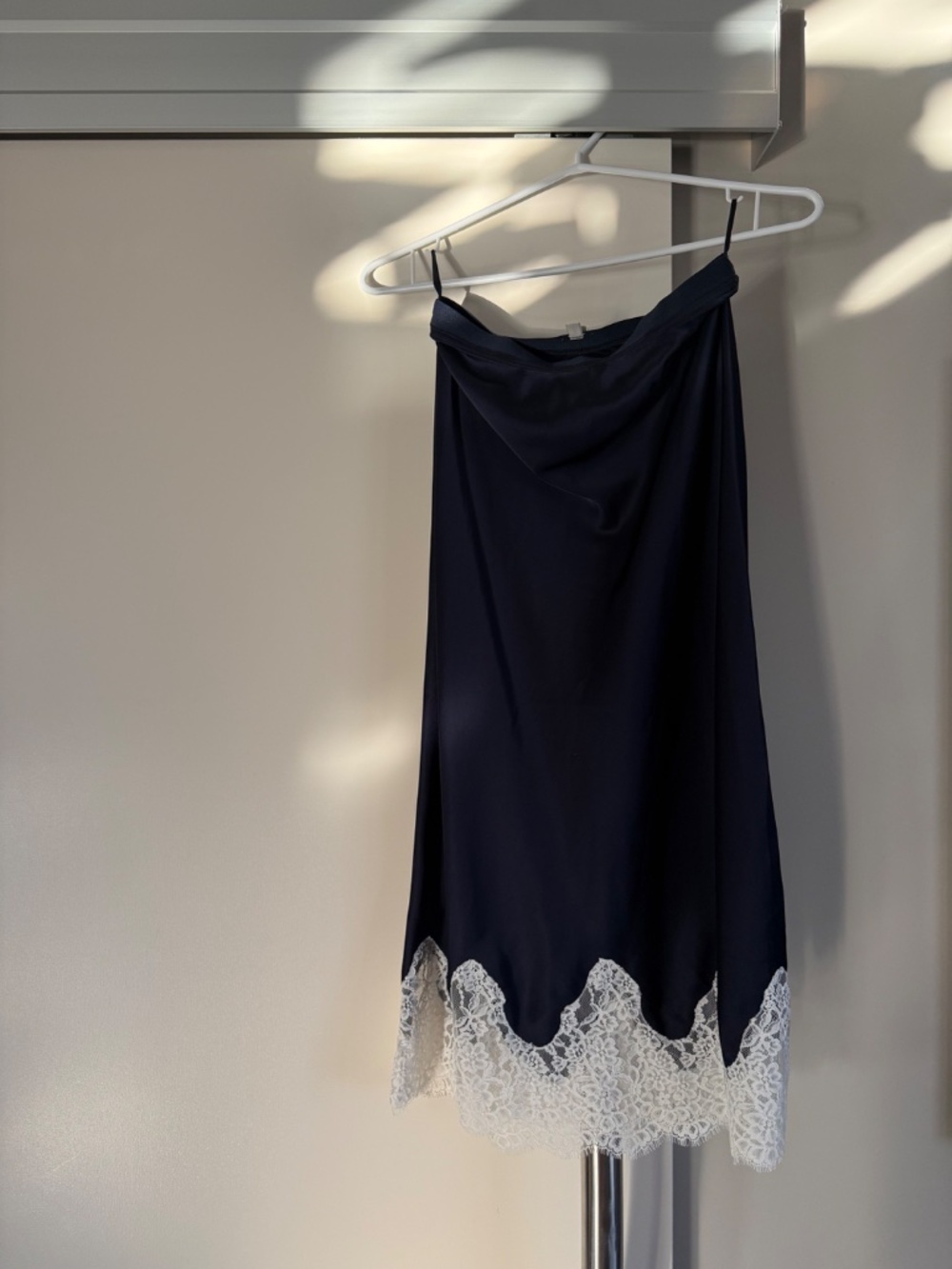 Aritzia Navy Midi Skirt with White Lace Hem - Picture 3 of 4